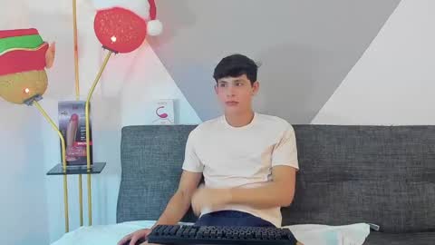 Snapshot of loganoficialx chatting on 12.29.24 loganoficialx online show from 12.29.24