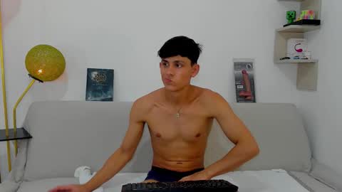 Snapshot of loganoficialx chatting on 10.22.25 loganoficialx online show from 10.22.25