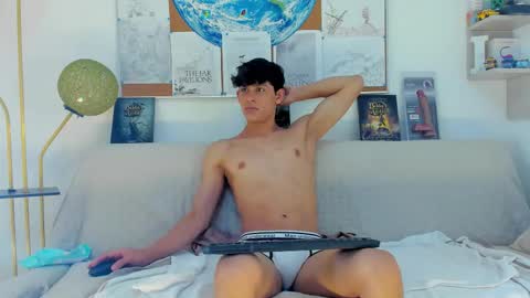 Snapshot of loganoficialx chatting on 02.03.26 loganoficialx online show from 02.03.26