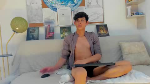 Snapshot of loganoficialx chatting on 02.15.26 loganoficialx online show from 02.15.26