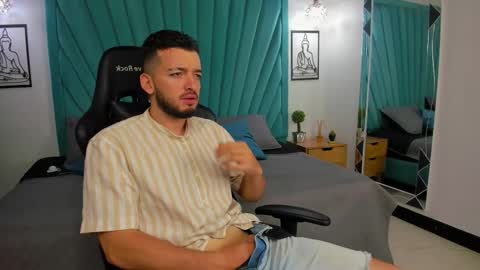 Snapshot of loganwolfjs chatting on 02.21.26 Logan Wolf online show from 02.21.26