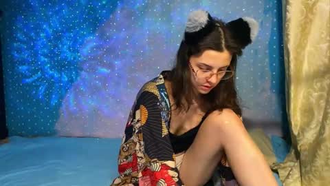 lola_aspis online show from 11.03.25