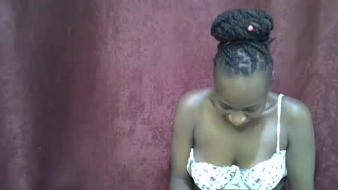 Snapshot of lola_beib chatting on 04.28.26 lola_beib online show from 04.28.26