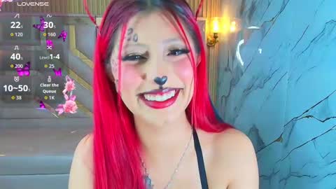 Snapshot of lola_bonnie_r chatting on 10.04.25 Lola online show from 10.04.25