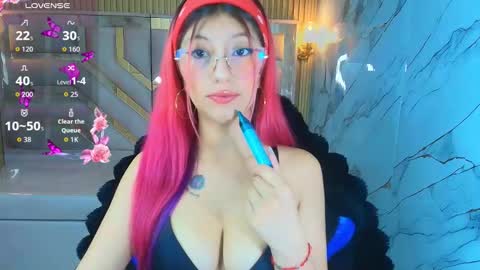 Snapshot of lola_bonnie_r chatting on 11.28.25 Lola online show from 11.28.25