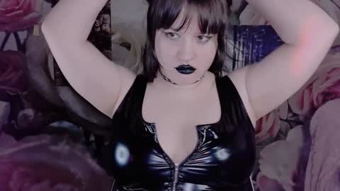 Lola Chi online show from 02.08.25