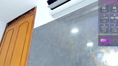 lola online show from 02.15.25