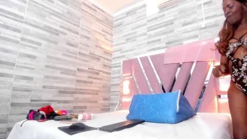 Lola online show from 01.24.25