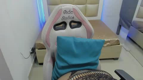 lola_js online show from 04.23.26