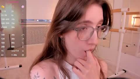 Snapshot of lola_missy chatting on 10.11.25 Lola online show from 10.11.25