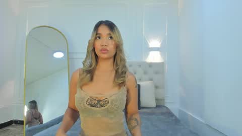 lola red online show from 04.06.26