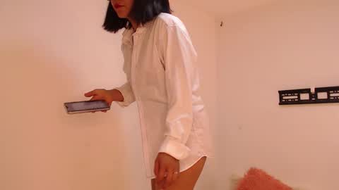 lolaandcamille online show from 10.17.25