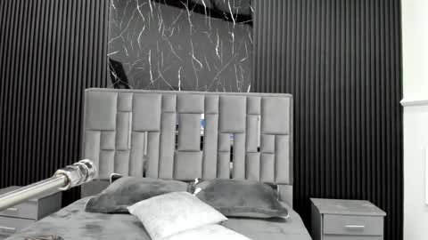 Lola Angel online show from 11.08.25