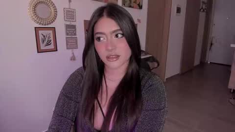 Snapshot of lolaasmith_21 chatting on 10.24.25 lolaasmith_21 online show from 10.24.25