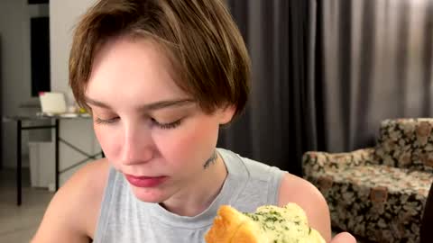 lolaatatee online show from 06.06.26