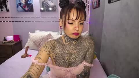 Lola online show from 07.10.26