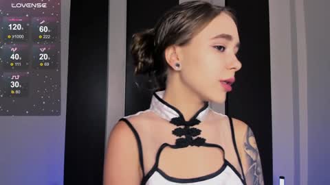 Lola3 online show from 12.28.24