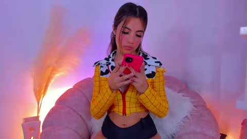 LolaCoper online show from 02.17.25