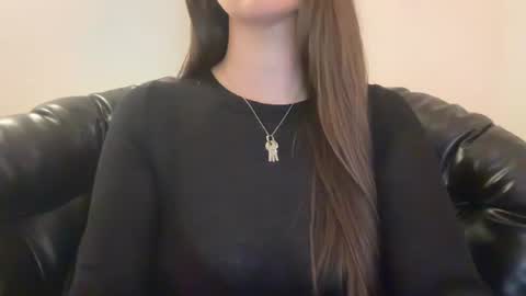 Snapshot of loladom chatting on 03.11.25 Frt Pr1ncess online show from 03.11.25