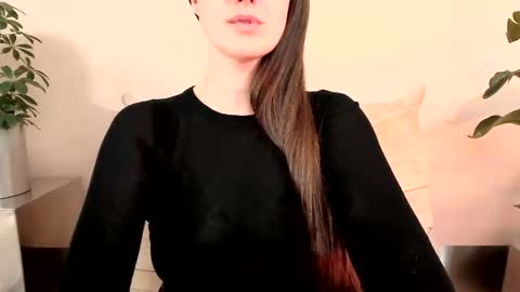 Snapshot of loladom chatting on 09.08.25 Frt Pr1ncess online show from 09.08.25