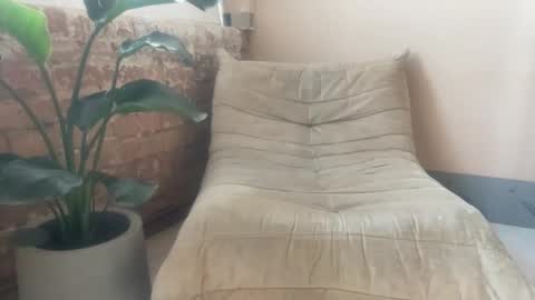 Snapshot of loladom chatting on 09.15.25 Frt Pr1ncess online show from 09.15.25