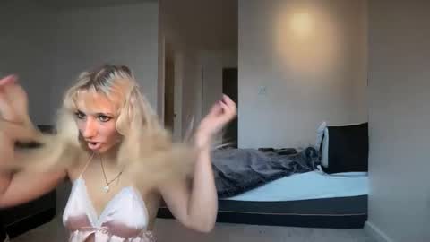 lolafae12 online show from 03.13.26