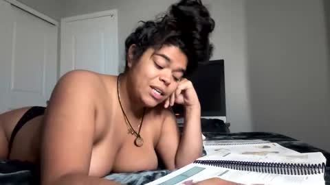 lolafoxlive online show from 11.05.25
