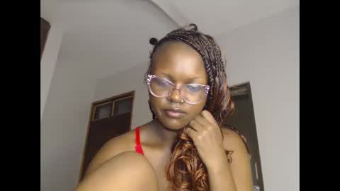 lolamia7 online show from 02.26.25