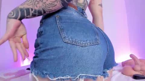 Lola online show from 02.13.25