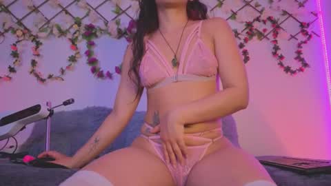  Lola  online show from 11.24.25