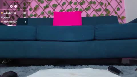 Snapshot of loli_girl_hot1 chatting on 02.19.25 camila online show from 02.19.25