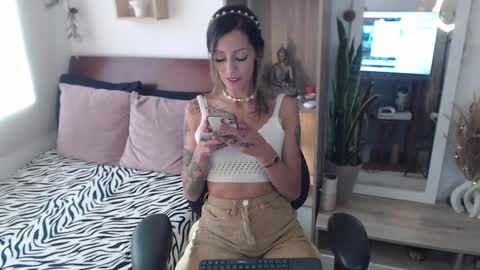 Dear tippers follow me on my new cb account lennarogers online show from 02.23.25