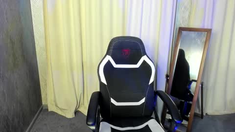 Snapshot of lolla_awesome chatting on 10.15.25 Lolla online show from 10.15.25