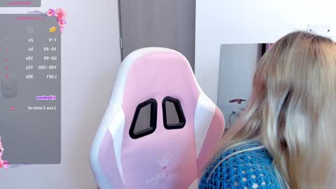 Snapshot of lolly_js_ chatting on 12.29.24 Lolly online show from 12.29.24