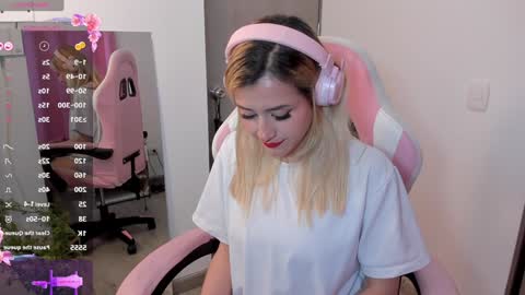 Snapshot of lolly_js_ chatting on 01.06.25 Lolly online show from 01.06.25