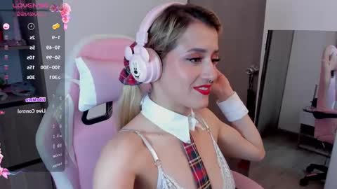 Snapshot of lolly_js_ chatting on 01.13.25 Lolly online show from 01.13.25