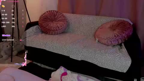 Snapshot of lolly_js_ chatting on 10.12.25 Lolly online show from 10.12.25