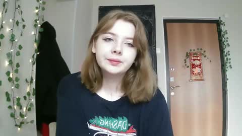 Snapshot of lollylol11 chatting on 02.24.25 Lilly online show from 02.24.25