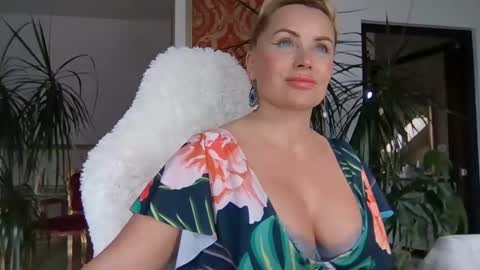 Roxy online show from 02.07.25