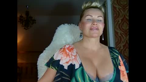 Roxy online show from 02.15.25