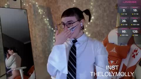 Molli online show from 10.17.25