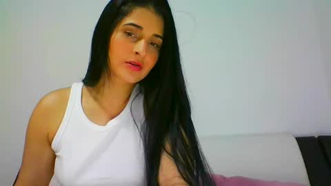 estehfania online show from 01.06.25