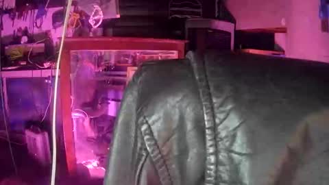 longbeachcd69 online show from 12.04.25