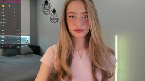 Snapshot of longoriaeva chatting on 05.15.26 Eva online show from 05.15.26