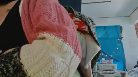Snapshot of lononcashmere69 chatting on 12.07.24 Londoncashmere69 online show from 12.07.24