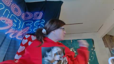 Snapshot of lononcashmere69 chatting on 12.28.24 Londoncashmere69 online show from 12.28.24