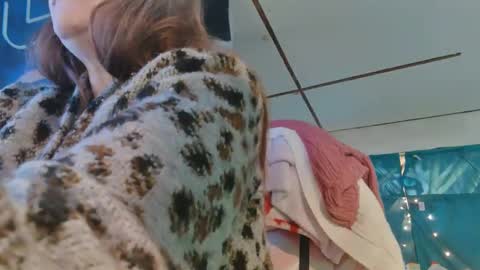 Snapshot of lononcashmere69 chatting on 01.31.25 Londoncashmere69 online show from 01.31.25