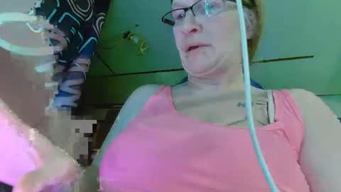Snapshot of lononcashmere69 chatting on 02.09.25 Londoncashmere69 online show from 02.09.25