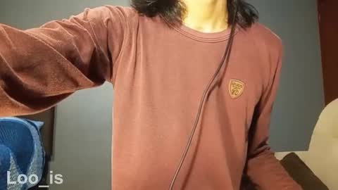 Snapshot of loo_is chatting on 02.06.25 loo_is online show from 02.06.25