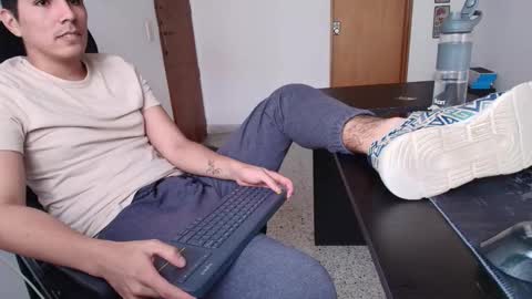 Snapshot of looki_16 chatting on 10.17.25 looki 16 online show from 10.17.25